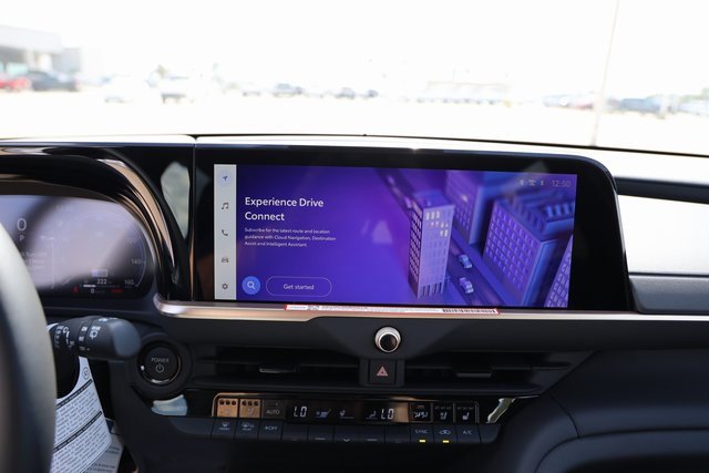 New 2025 Toyota Crown Signia image 17