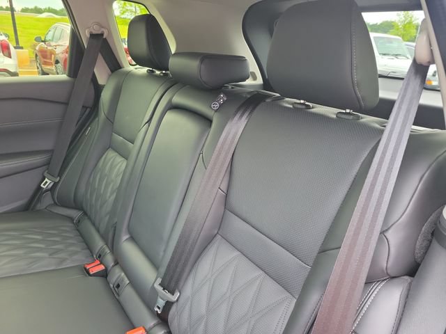 Used 2025 Nissan Rogue Platinum FWD image 12