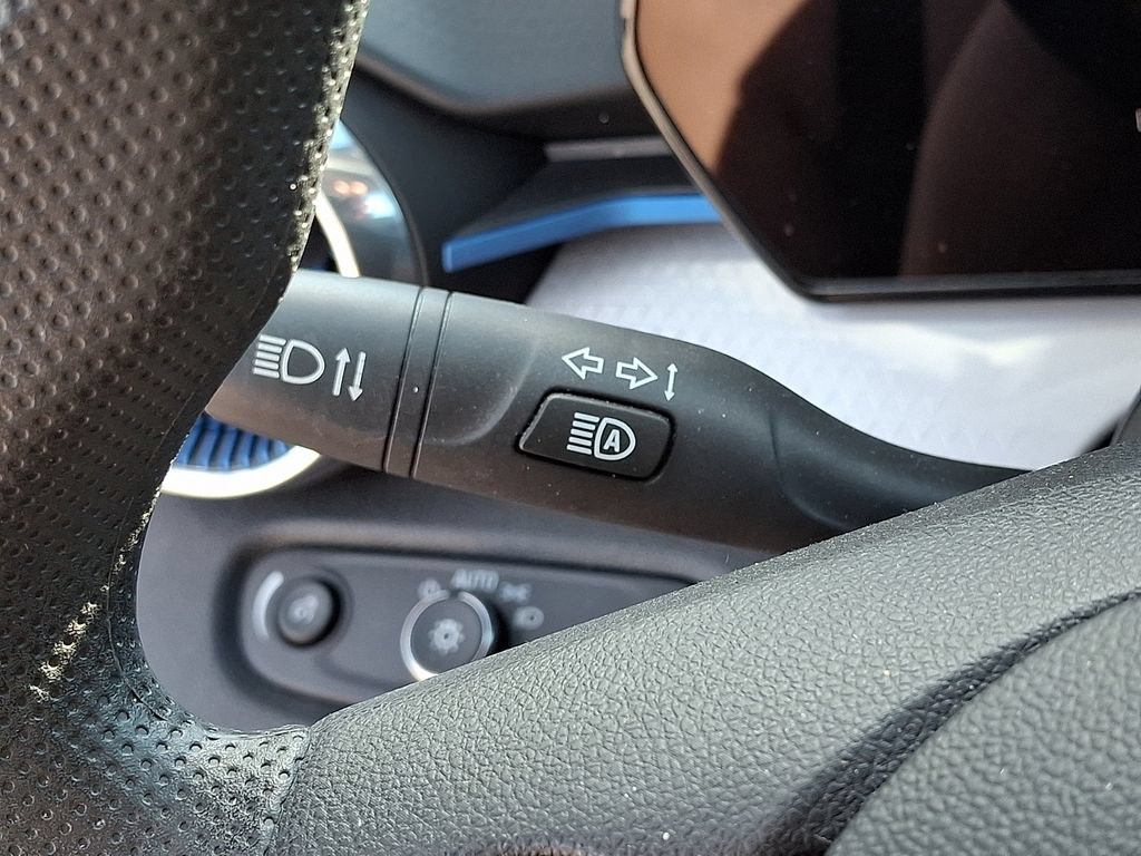 Used 2024 Chevrolet Trax LT FWD image 22