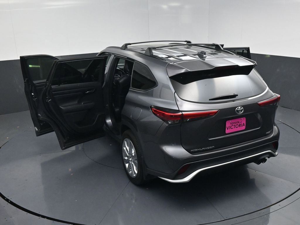 Used 2021 Toyota Highlander XSE image 22