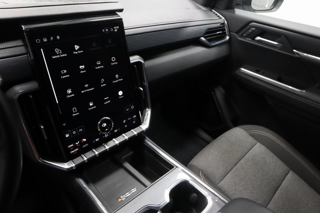 Used 2025 GMC Acadia Elevation image 28