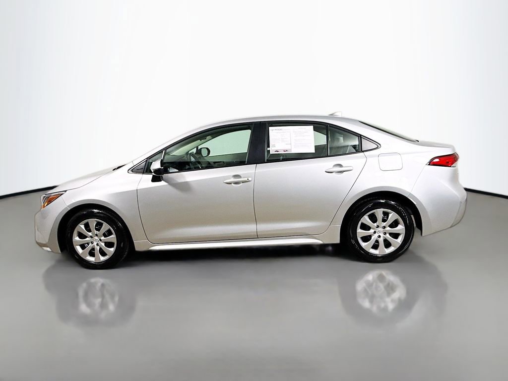 Used 2025 Toyota Corolla LE w/ Convenience Package FWD image 4