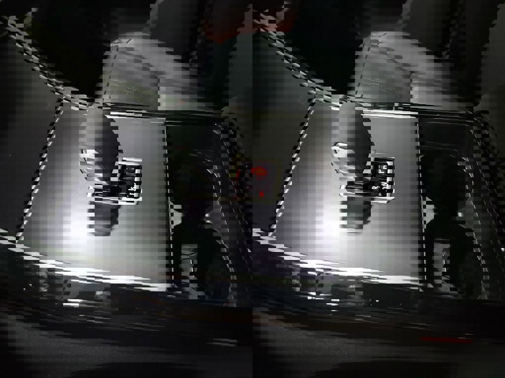 New 2026 Land Rover Range Rover Velar Dynamic SE image 20