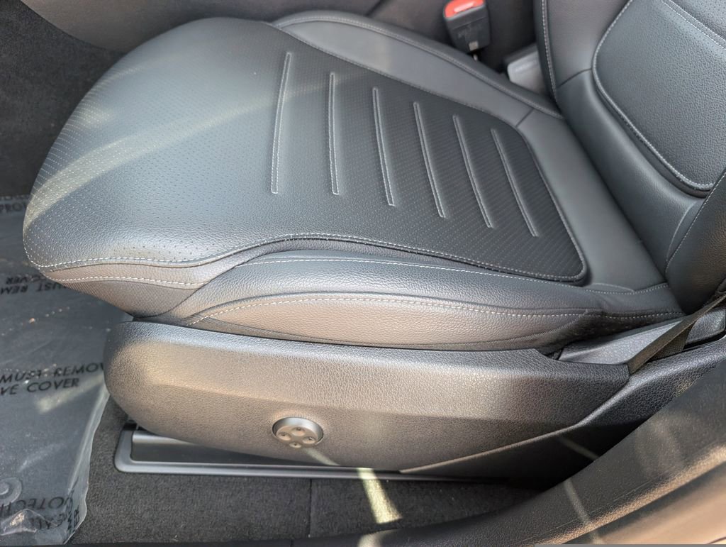 Used 2026 Mercedes-Benz GLC 300 4MATIC image 23