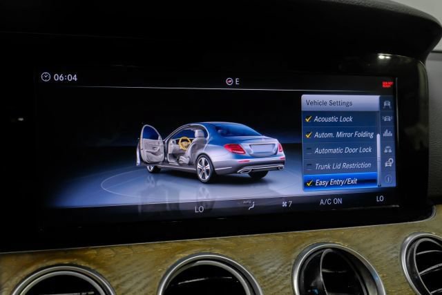 Used 2018 Mercedes-Benz E 300 image 35