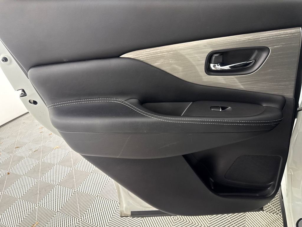 Used 2017 Nissan Murano Platinum w/ Platinum Technology Package image 12