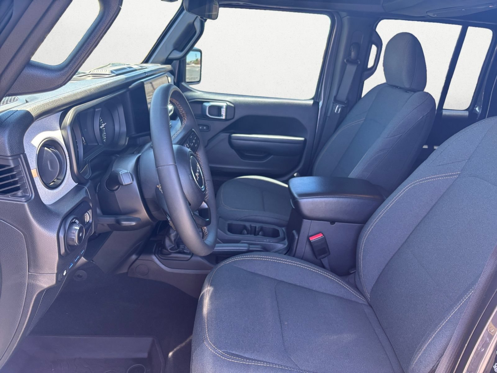 Used 2024 Jeep Wrangler Unlimited AWD/4WD image 8