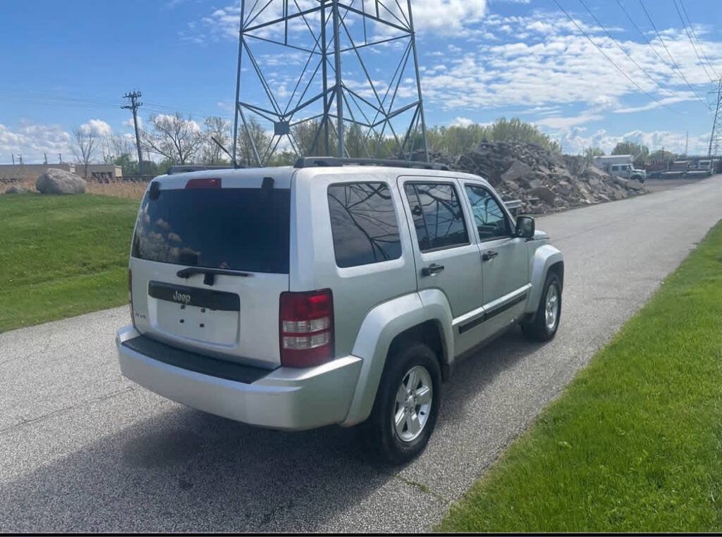 Used 2010 Jeep Liberty Sport w/ Popular Equipment Group AWD/4WD image 7