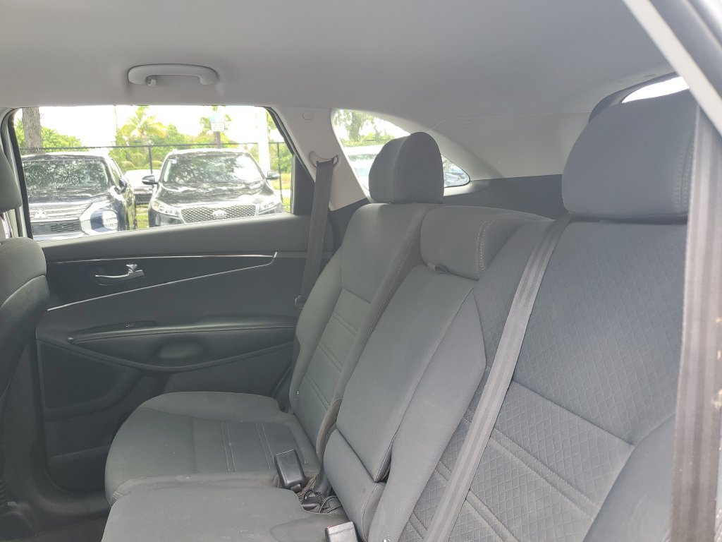 Used 2017 Kia Sorento FWD image 15