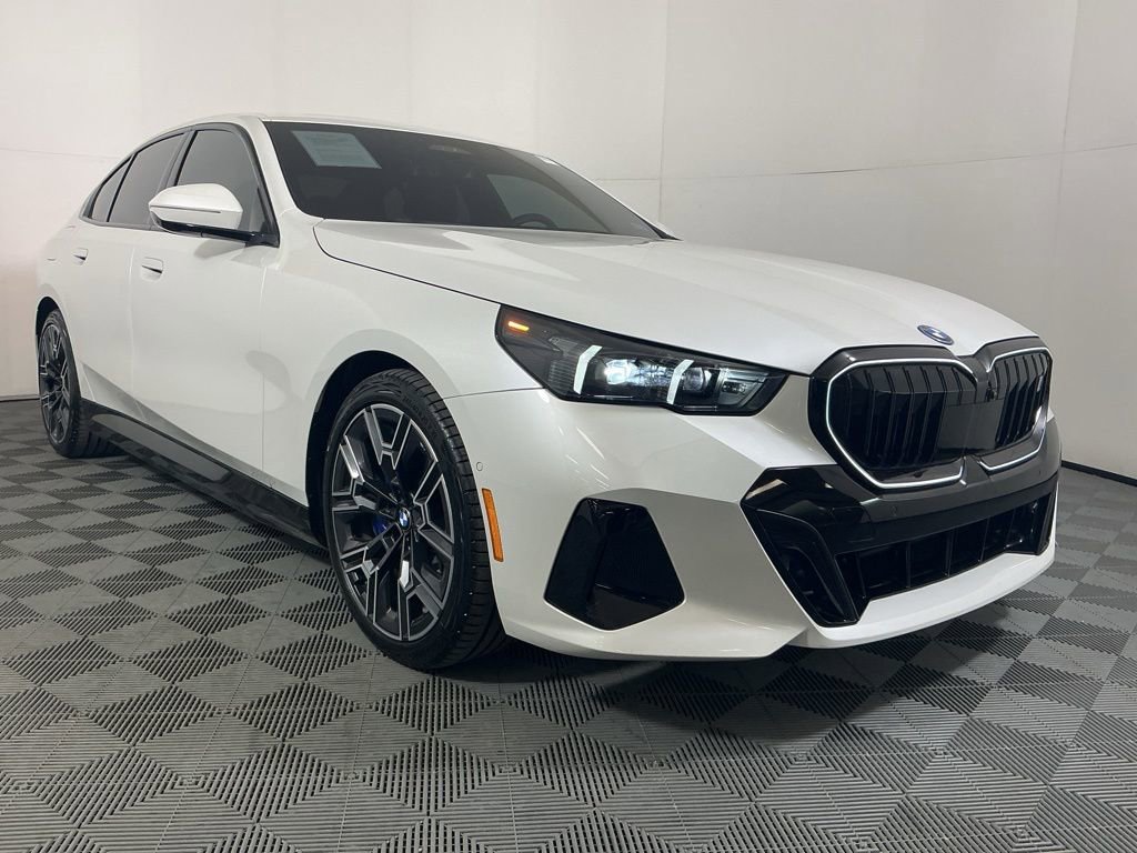 Certified 2025 BMW i5 xDrive40 w/ M Sport Package AWD/4WD image 4