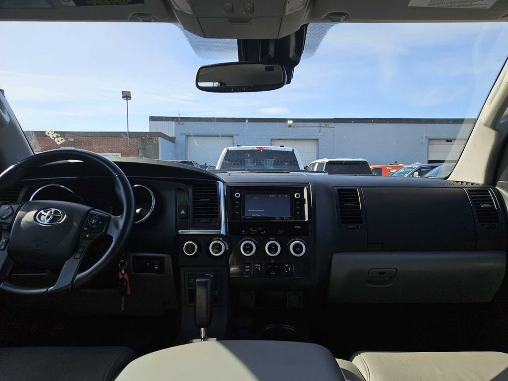 Used 2019 Toyota Sequoia SR5 AWD/4WD image 2