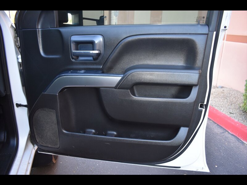 Used 2018 Chevrolet Silverado 2500 LT AWD/4WD image 33
