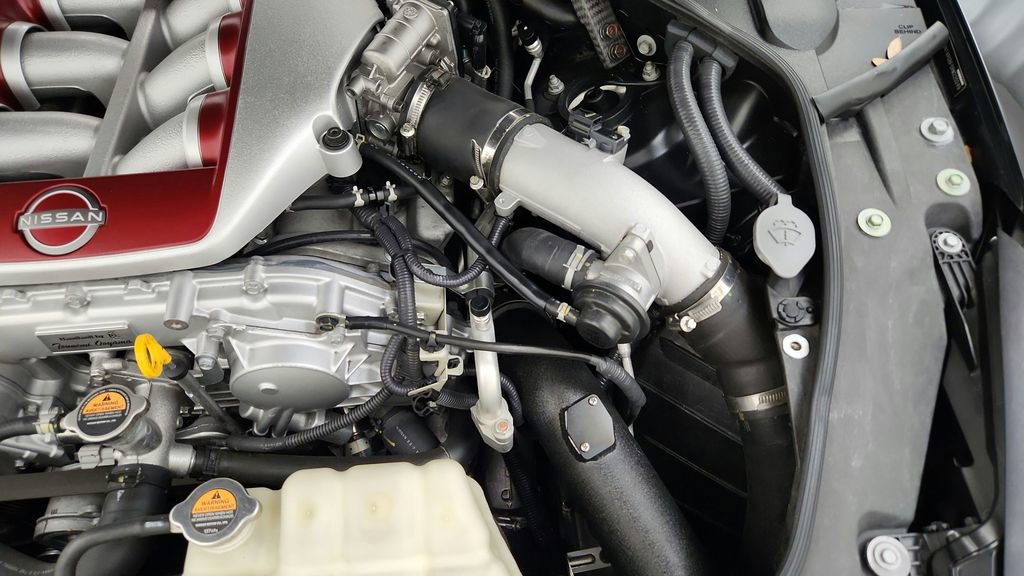 Used 2024 Nissan GT-R Premium w/ Premium Interior Package AWD/4WD image 69