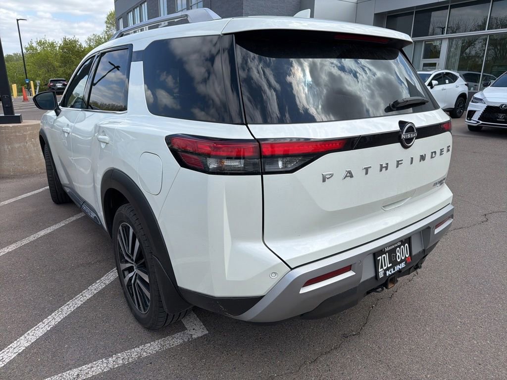 Used 2024 Nissan Pathfinder Platinum AWD/4WD image 18