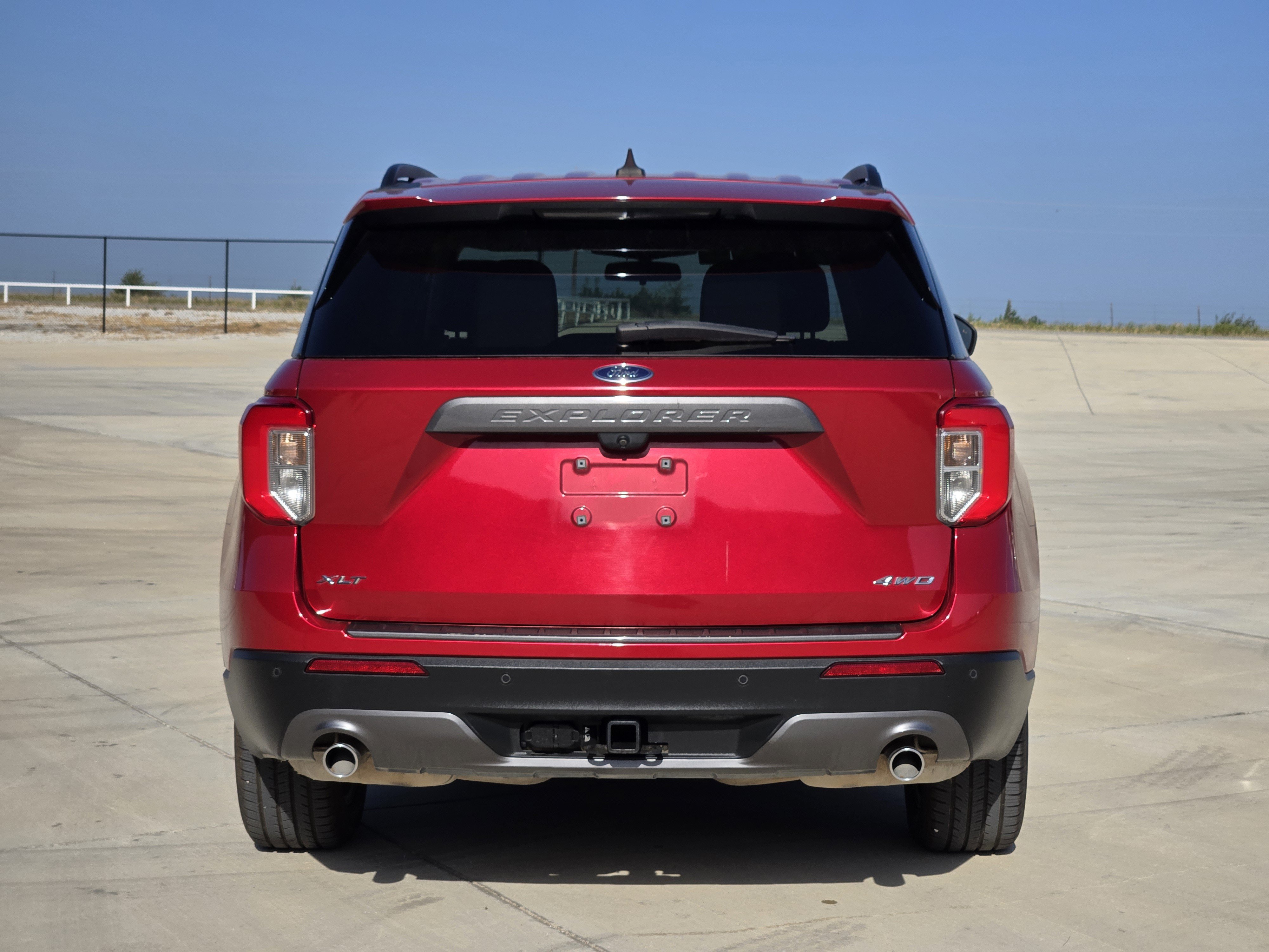 Used 2022 Ford Explorer XLT w/ Equipment Group 202A AWD/4WD image 7