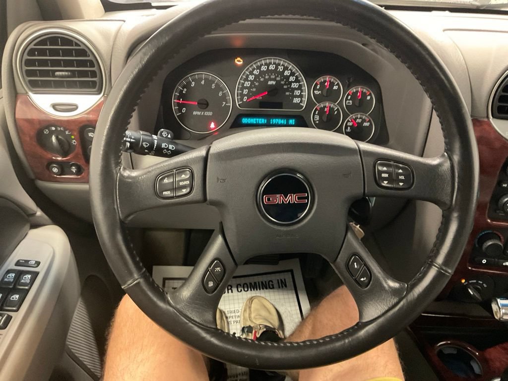 Used 2005 GMC Envoy SLT AWD/4WD image 7