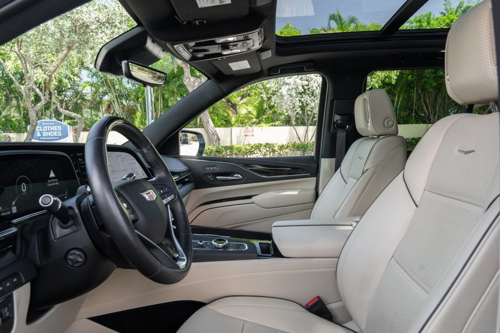 Used 2023 Cadillac Escalade Premium Luxury w/ Performance Package AWD/4WD image 14