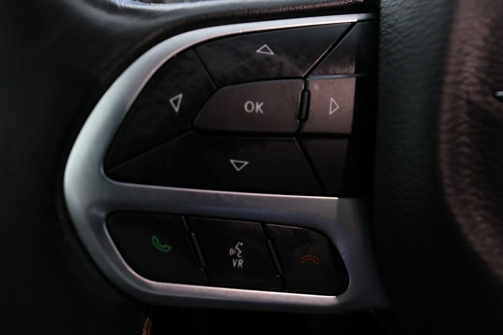 Used 2019 Chrysler Pacifica Touring-L Plus FWD image 23
