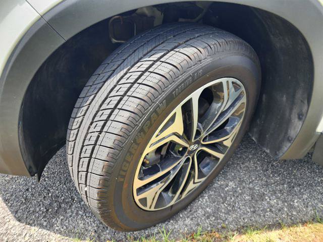 Used 2019 Hyundai Santa Fe Limited FWD image 9