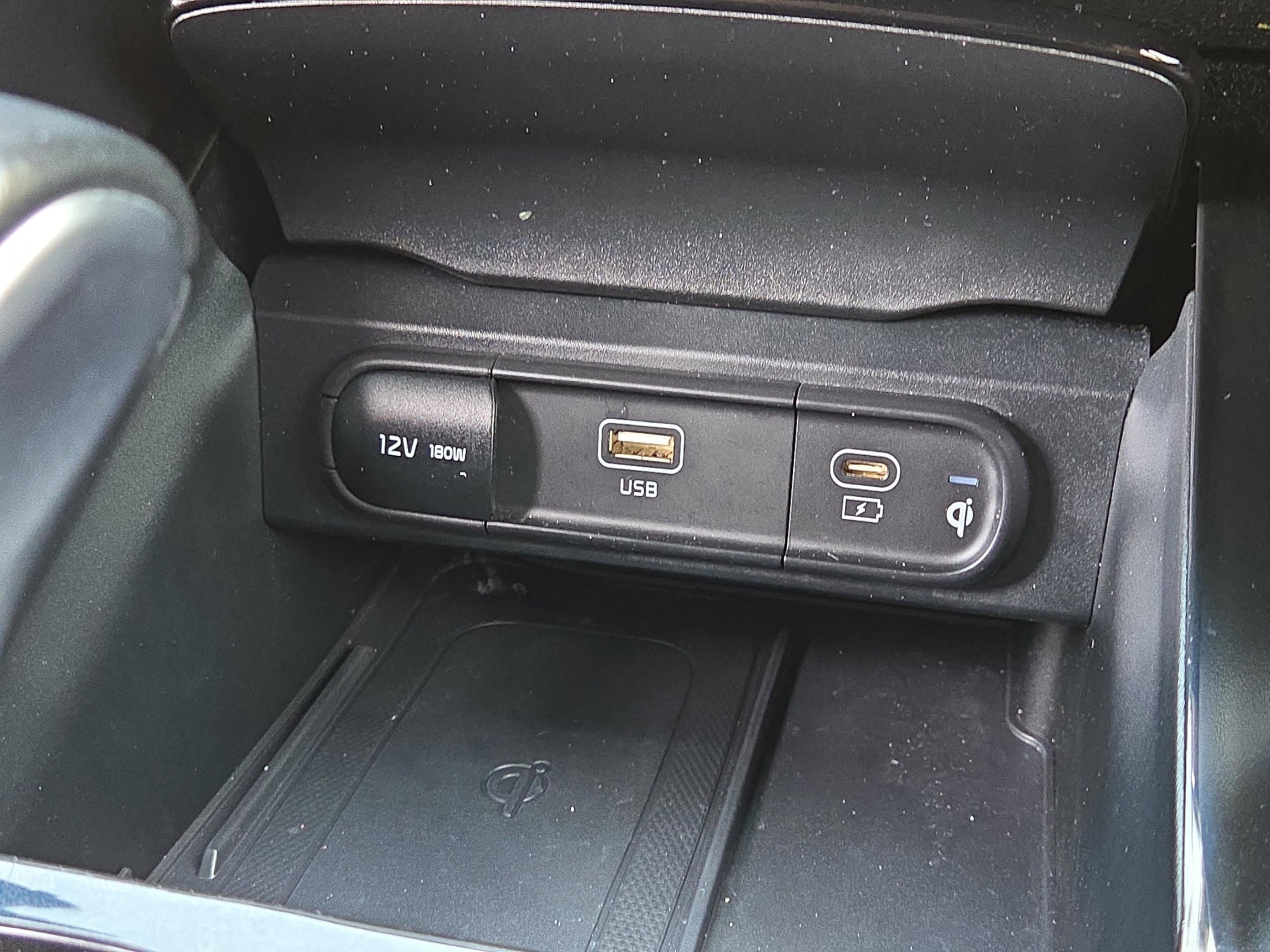 Used 2023 Kia Telluride EX w/ EX Captain's Chair Package image 21