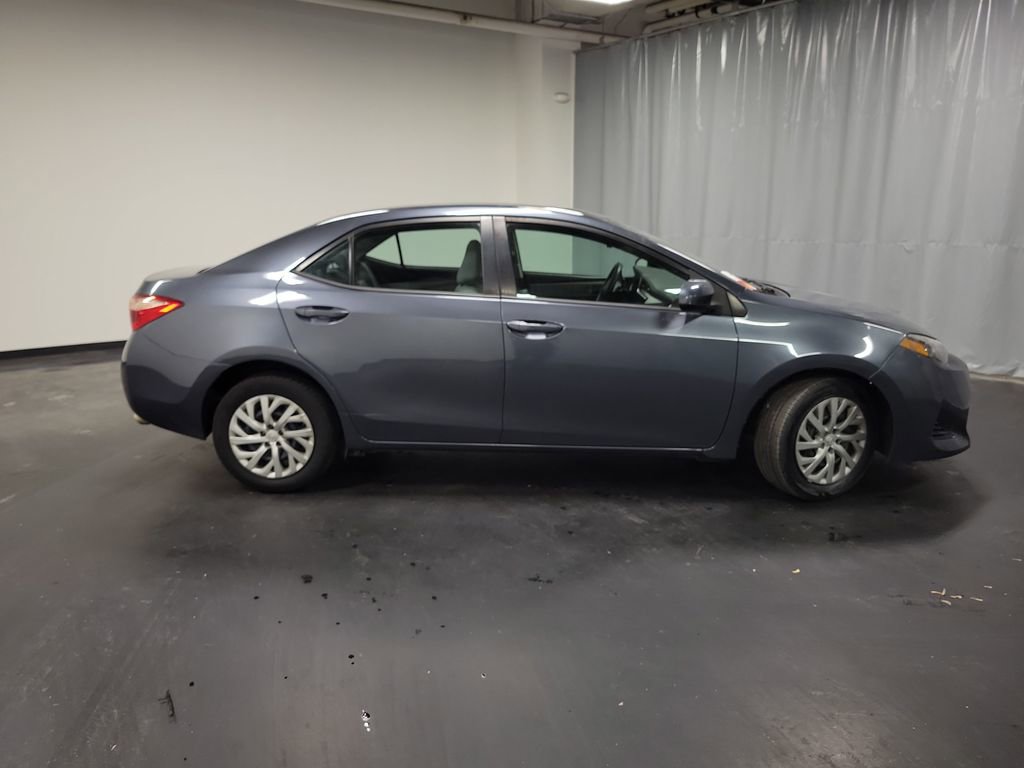 Used 2017 Toyota Corolla LE image 9