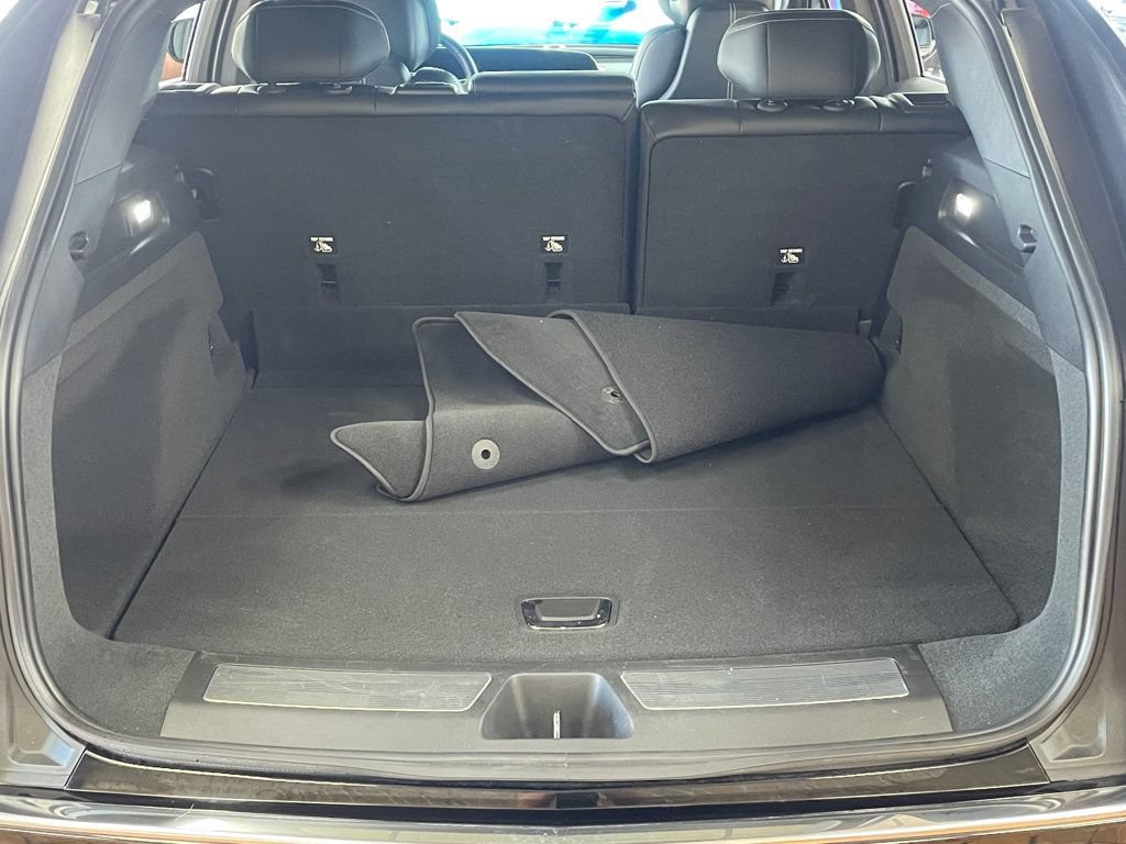Used 2024 Cadillac Lyriq Luxury w/ LPO, Floor Liner Package RWD image 12