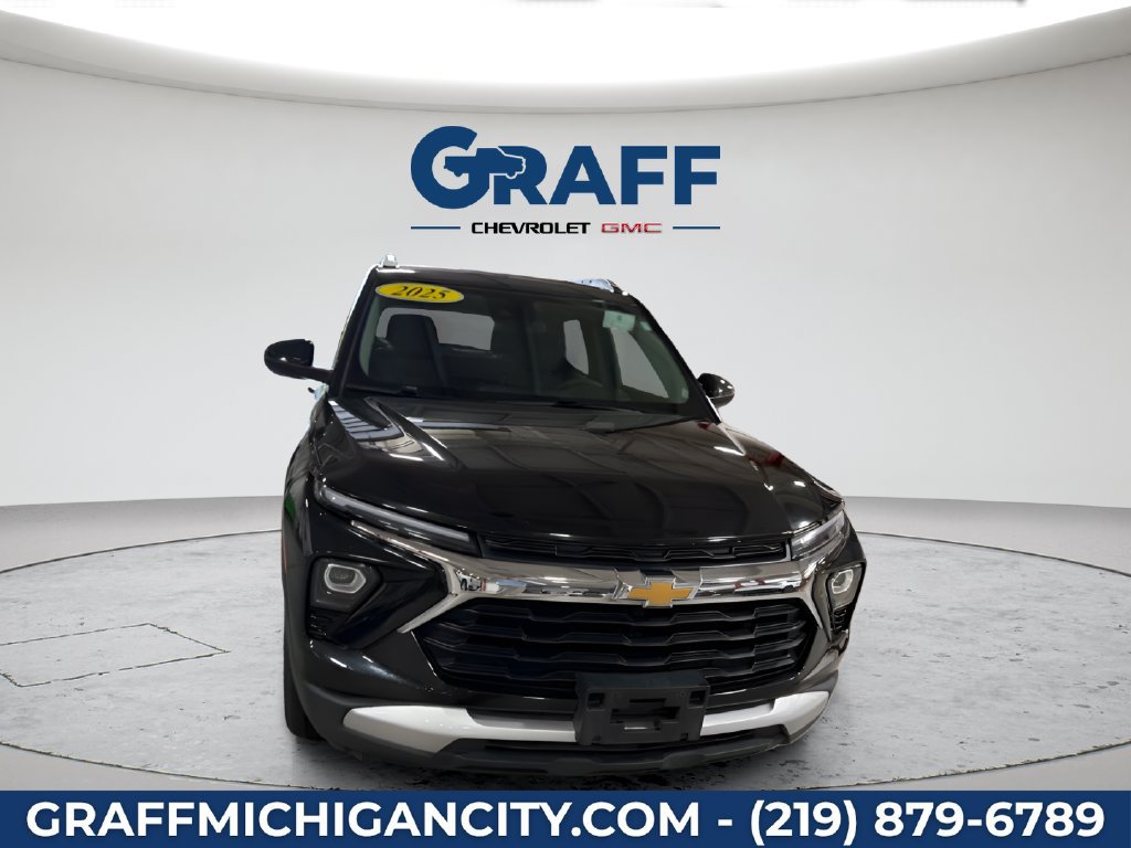 Used 2025 Chevrolet TrailBlazer LT AWD/4WD image 11