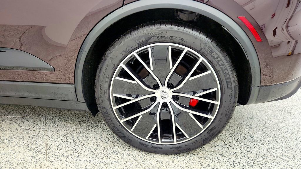 Used 2025 Porsche Macan 4S Electric image 9