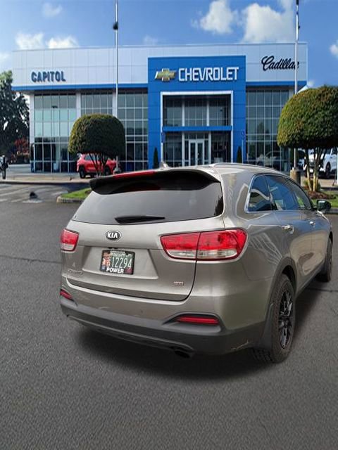 Used 2017 Kia Sorento LX w/ LX Convenience Package image 18