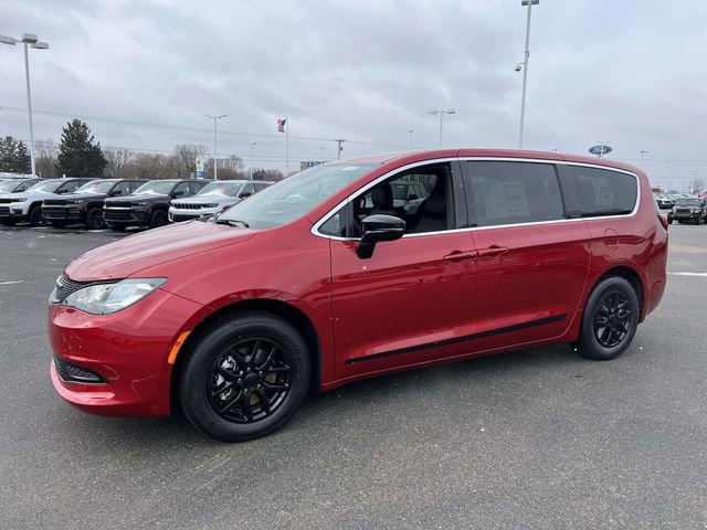 New 2026 Chrysler Voyager LX image 3