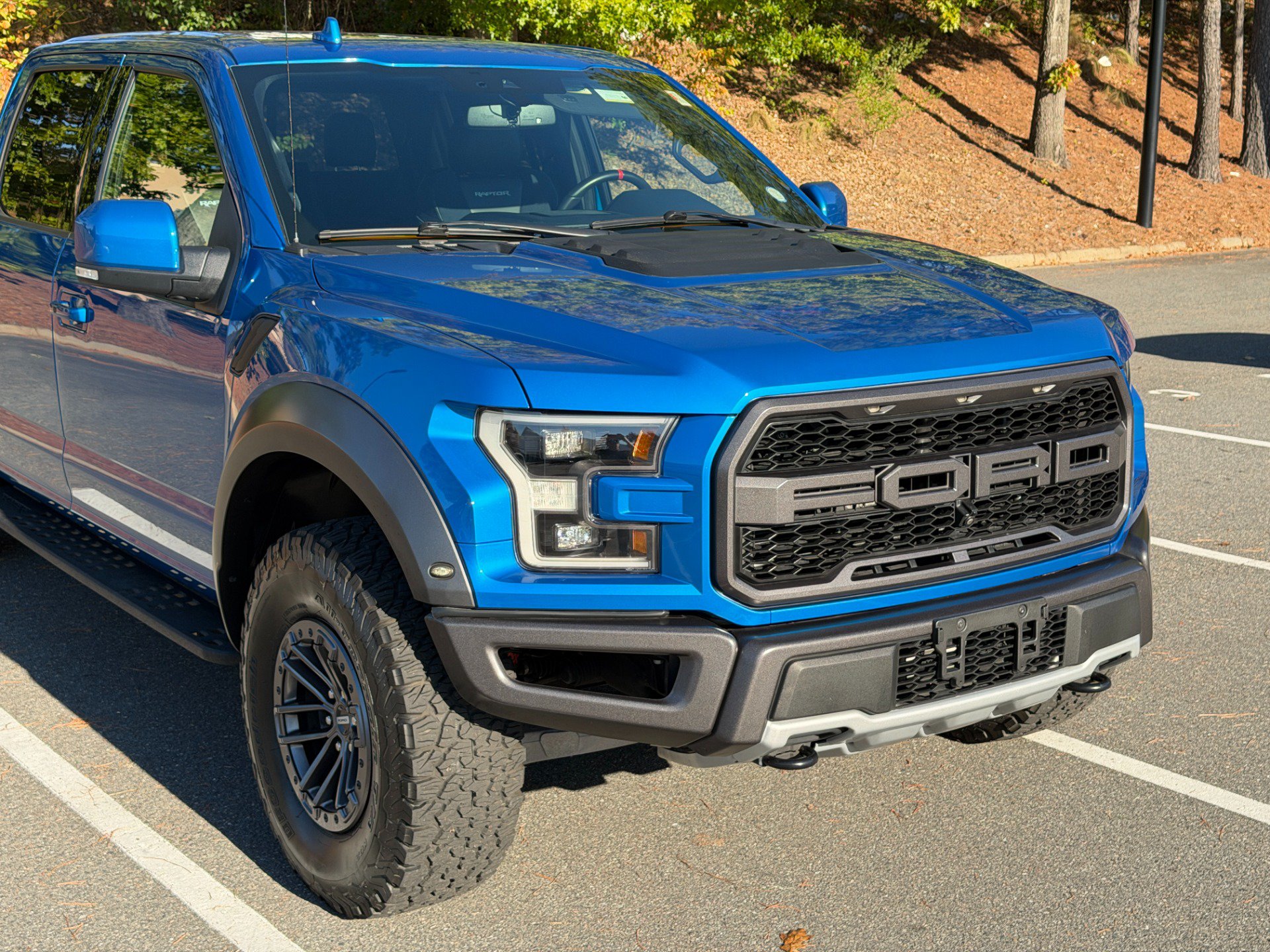 Used 2019 Ford F150 Raptor w/ Equipment Group 802A Luxury AWD/4WD image 17
