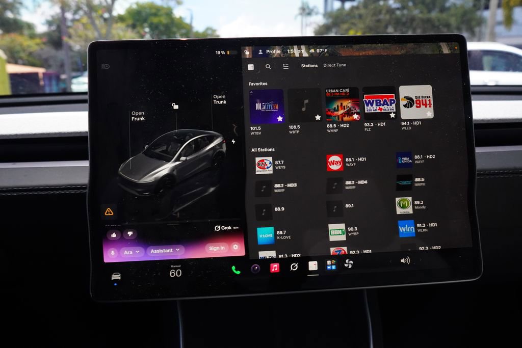 Used 2026 Tesla Model Y AWD image 29