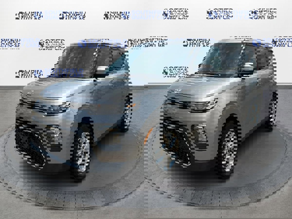 Used 2022 Kia Soul LX w/ Technology Package image 2