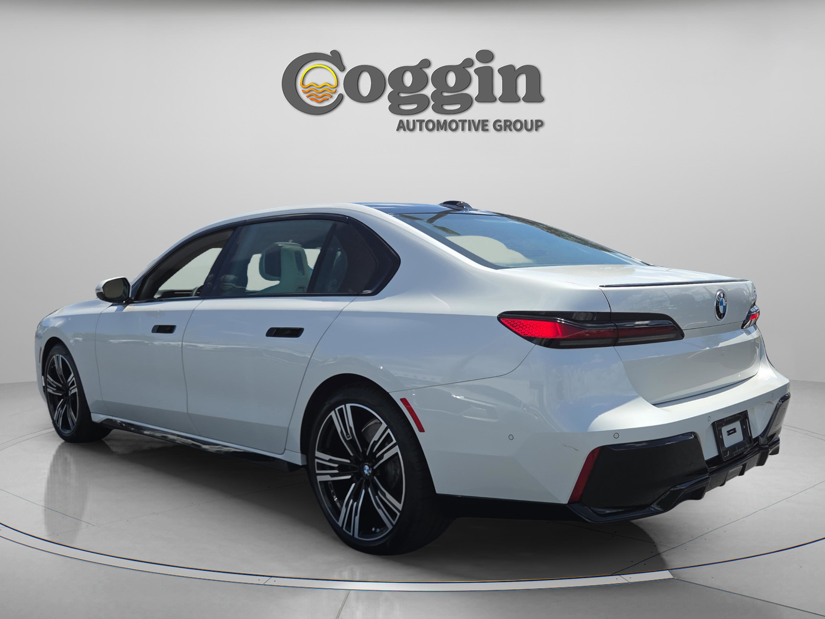 Certified 2024 BMW 740i RWD image 3