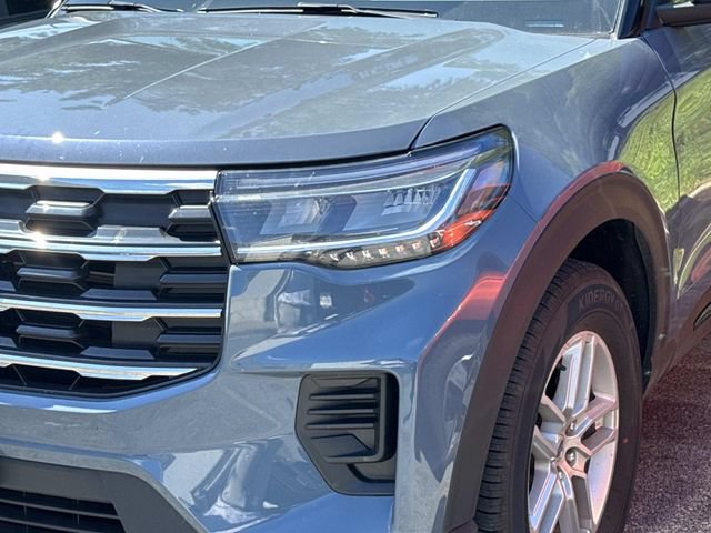 Used 2026 Ford Explorer Active AWD/4WD image 4