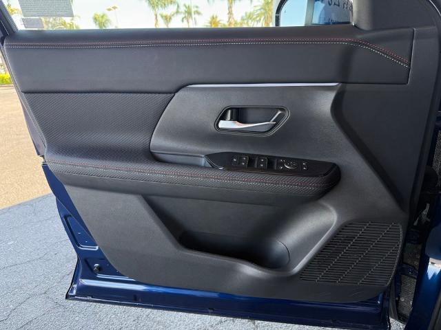 Certified 2025 Nissan Kicks SR AWD/4WD image 18