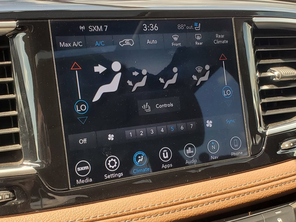 Used 2018 Chrysler Pacifica Limited FWD image 20