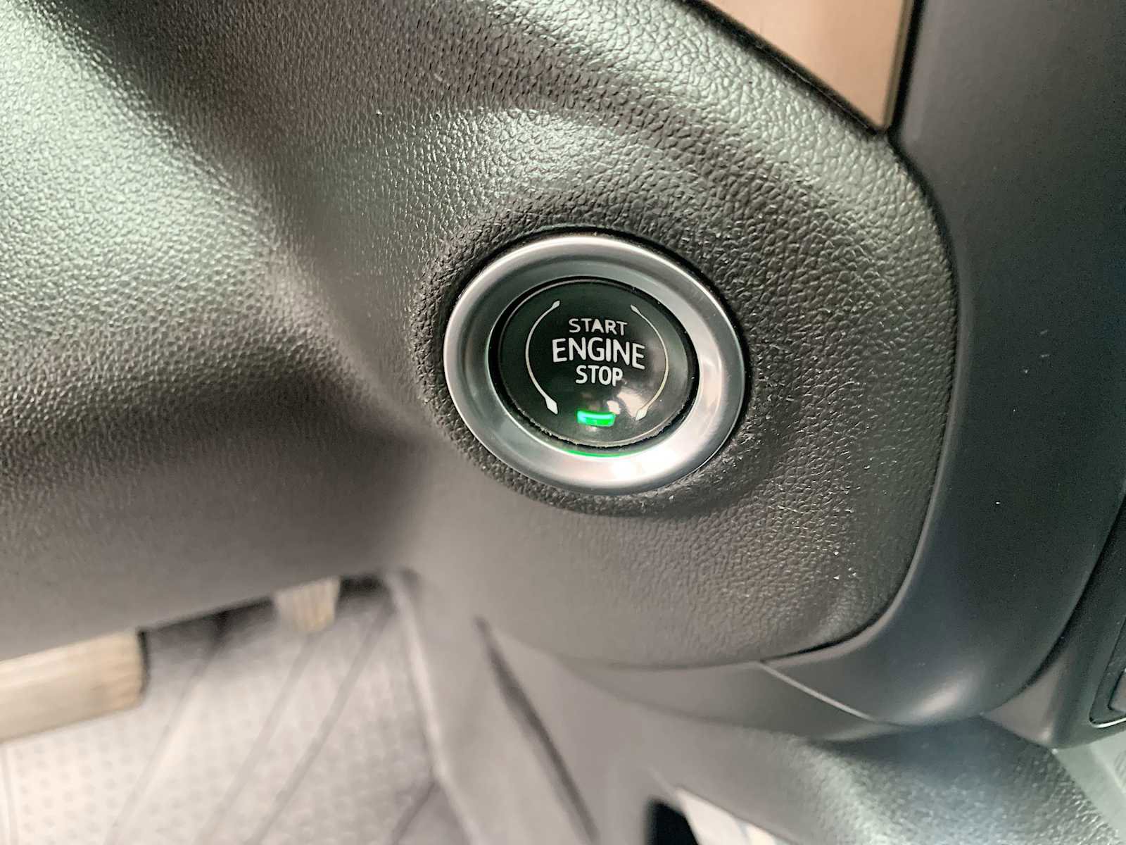 Certified 2019 Chevrolet Silverado 1500 High Country w/ Technology Package image 17