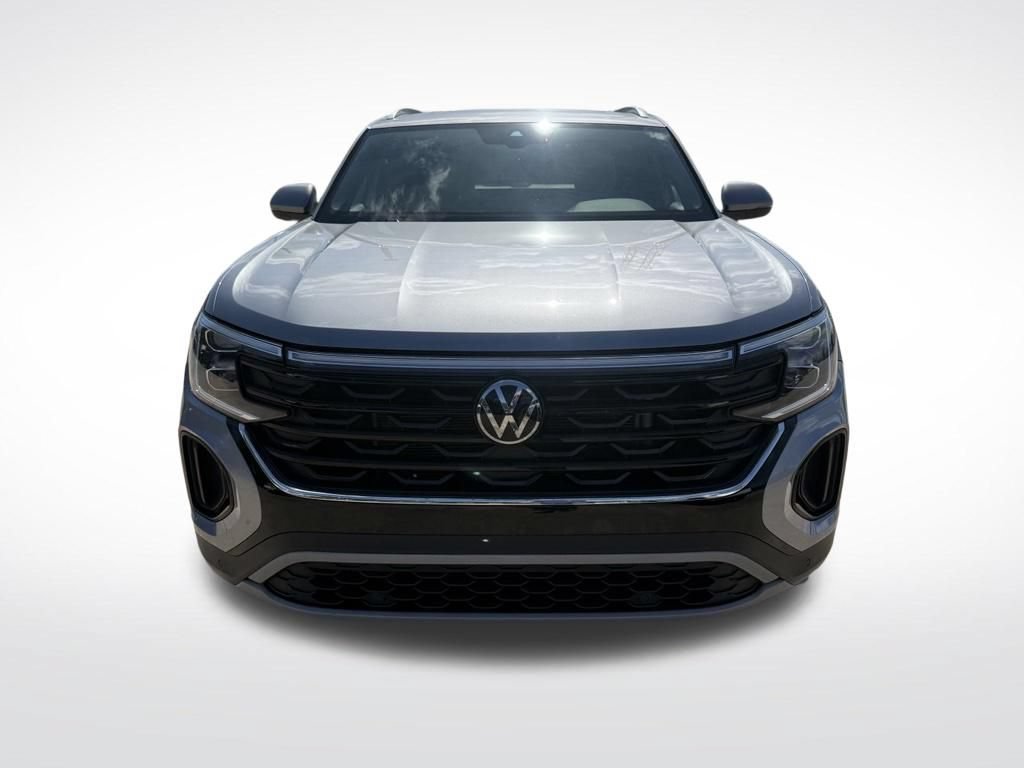 Used 2024 Volkswagen Atlas Cross Sport SE w/ Panoramic Sunroof Package FWD image 8