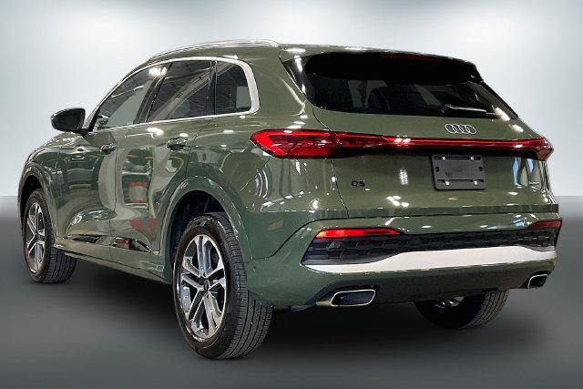 Certified 2025 Audi Q5 Premium w/ Convenience Package AWD/4WD image 12