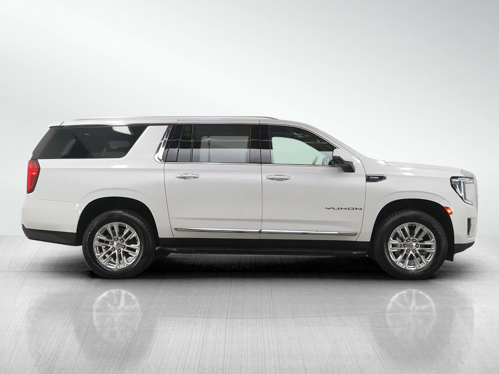 Used 2023 GMC Yukon XL SLT image 6