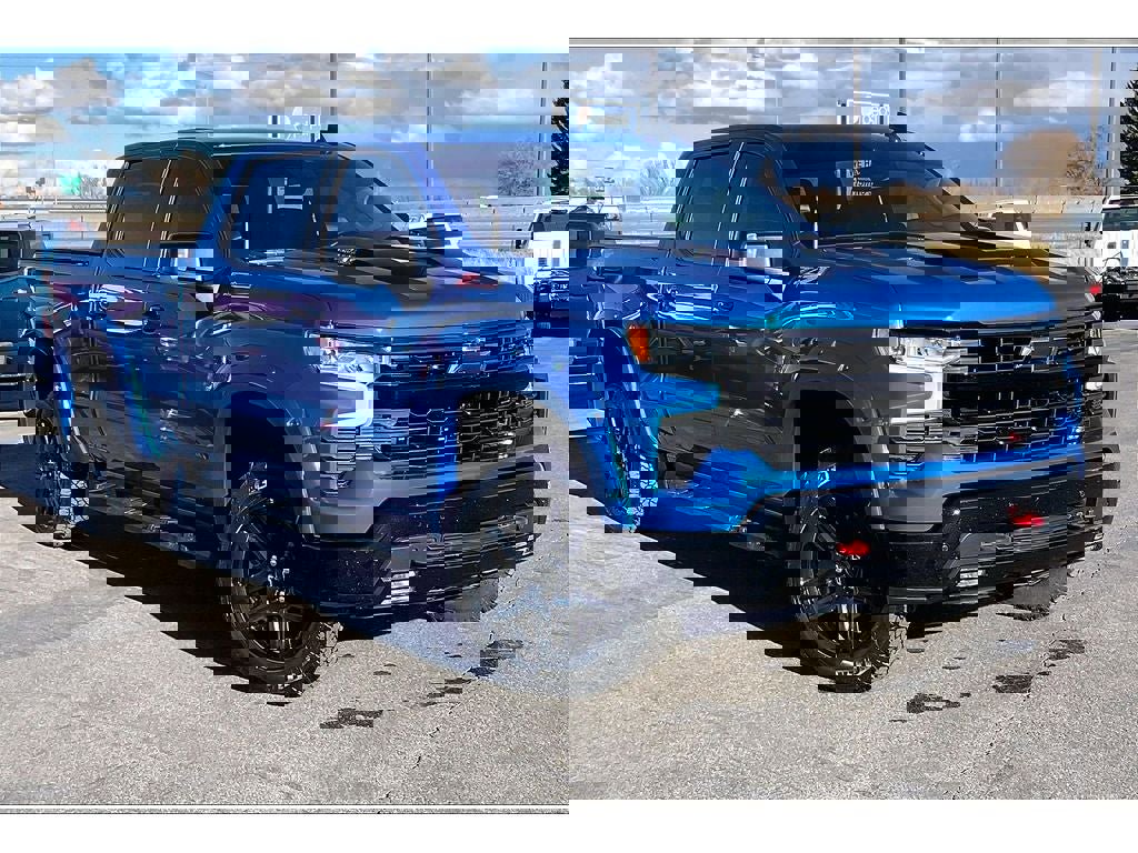 Used 2024 Chevrolet Silverado 1500 LT Trail Boss w/ LT Trail Boss Premium Package image 2