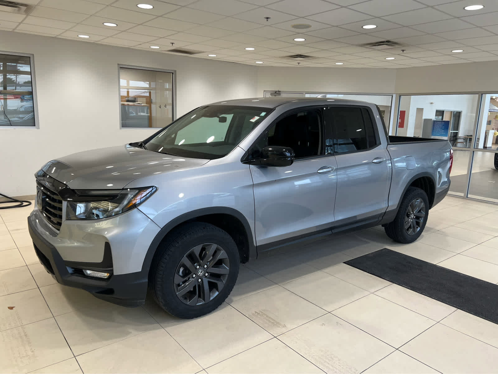 Used 2023 Honda Ridgeline Sport image 3