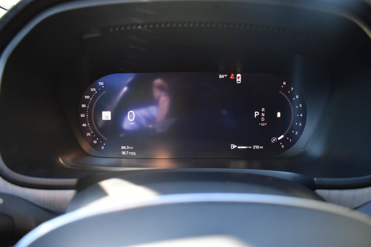 Used 2023 Volvo S90 B6 Plus AWD/4WD image 32