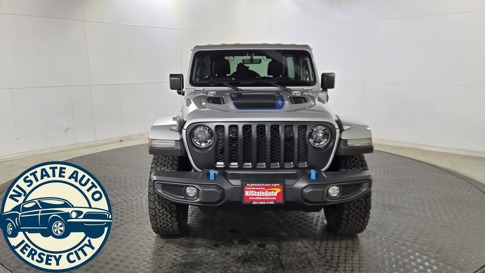 Used 2023 Jeep Wrangler Unlimited Rubicon 4xe w/ Dual Top Group image 2