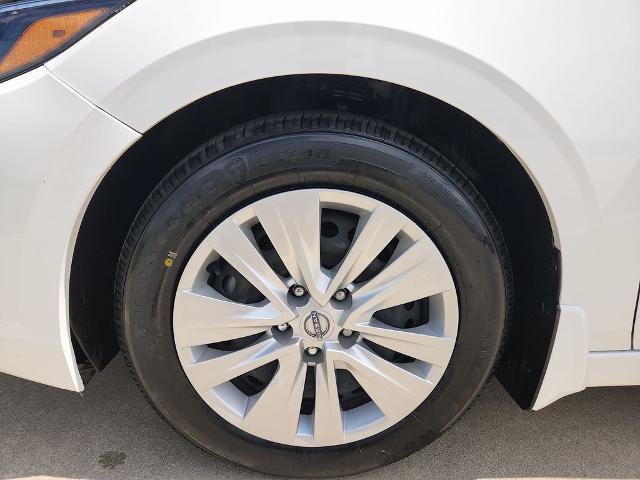 Certified 2025 Nissan Sentra S FWD image 30