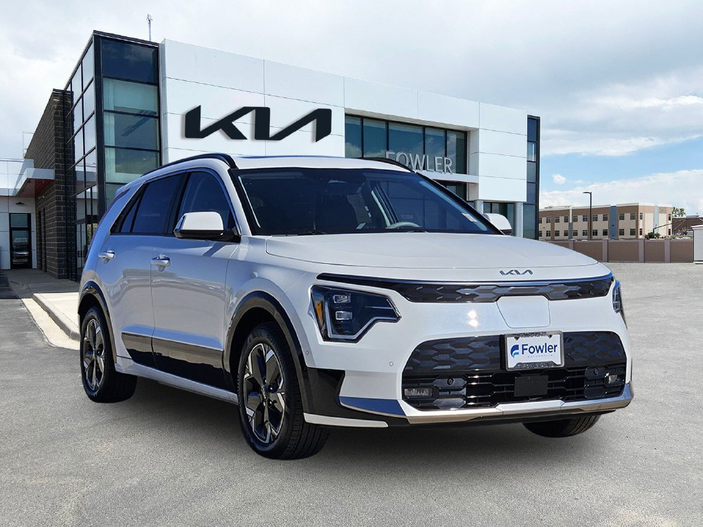 Certified 2024 Kia Niro Wave FWD image 2