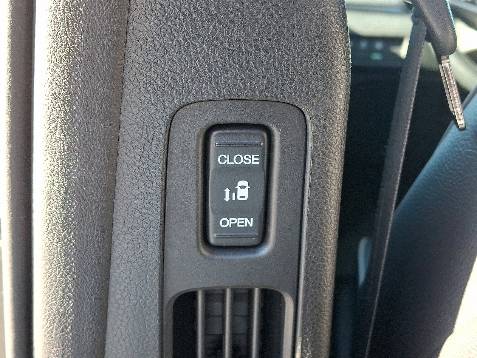 Used 2023 Honda Odyssey Elite image 17