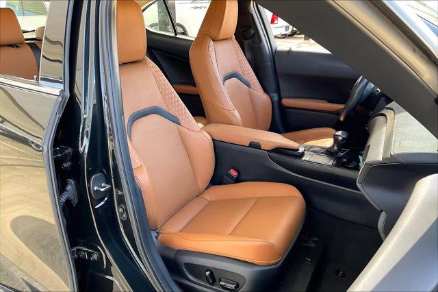 Used 2020 Lexus UX 200 w/ Premium Package FWD image 9