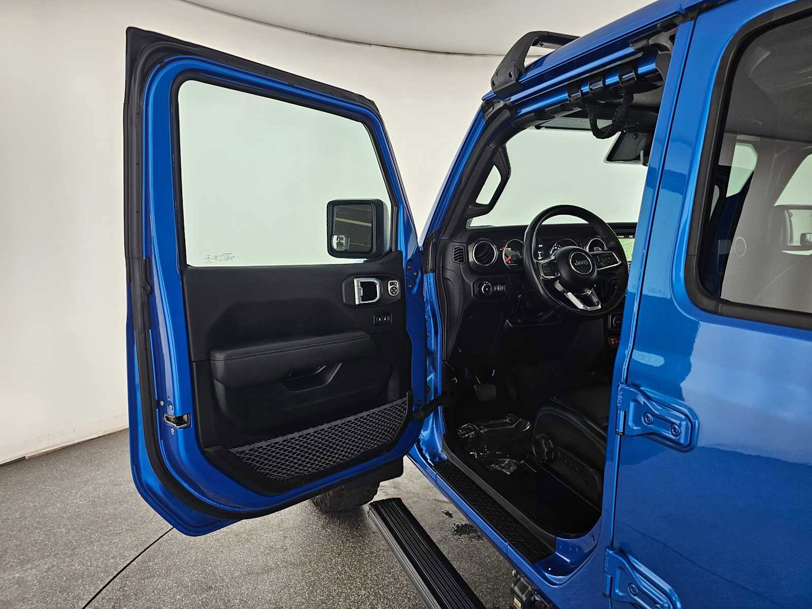 Used 2022 Jeep Wrangler Unlimited Rubicon w/ Trailer Tow Package image 19